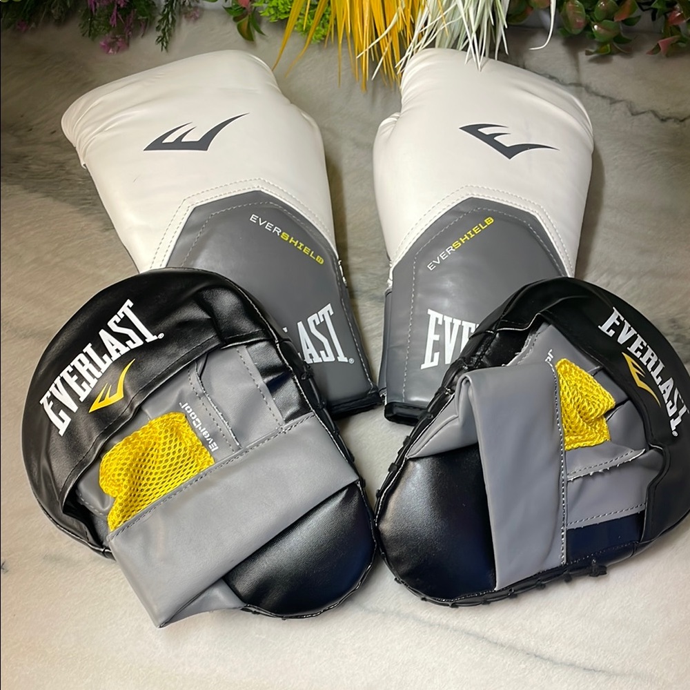 Everlast Boxing Gloves and Mitts Set - White and Black